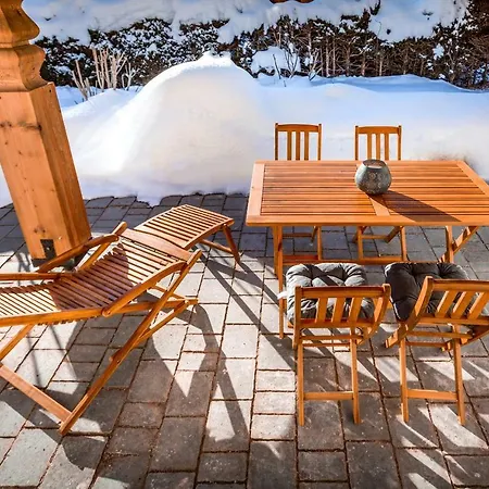 5 Peaks Apartment *
