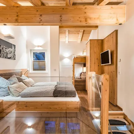 5 Peaks Apartment *
